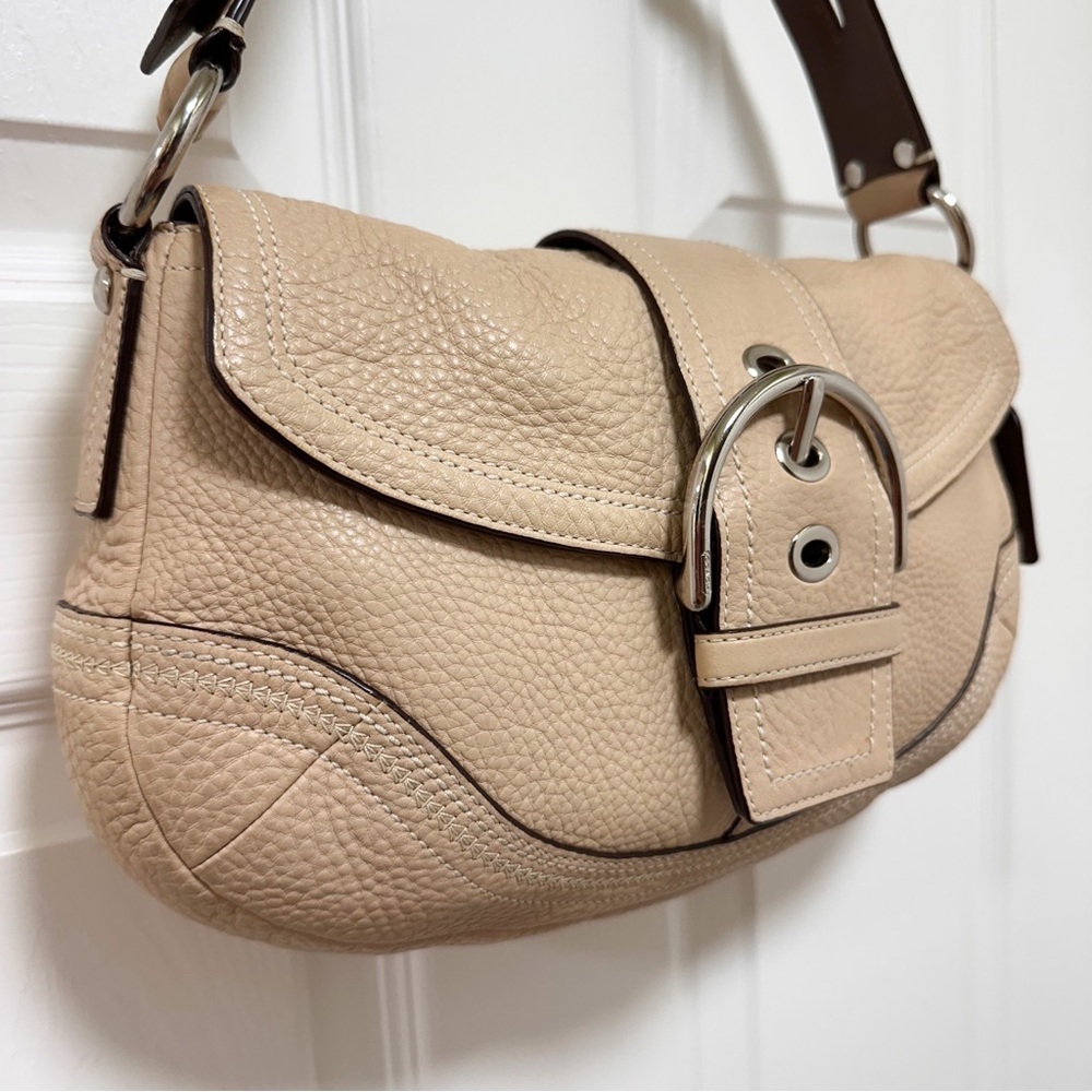 Coach Soho Flap Pebbled Leather Shoulder Bag Sand Beige Large LIKE NEW - Picture 3 of 14